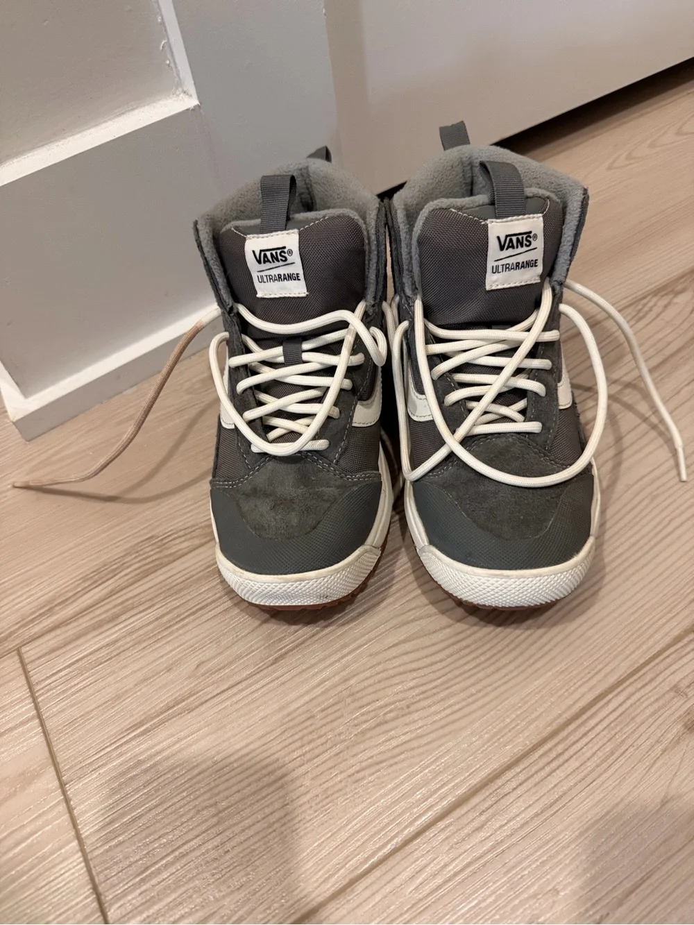 Vans Men’s Gray and White Chukka Boots